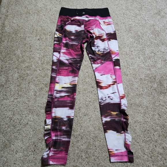 Lululemon Speed Tight Pigmented Windberry Rumble Multi - Picture 4 of 7